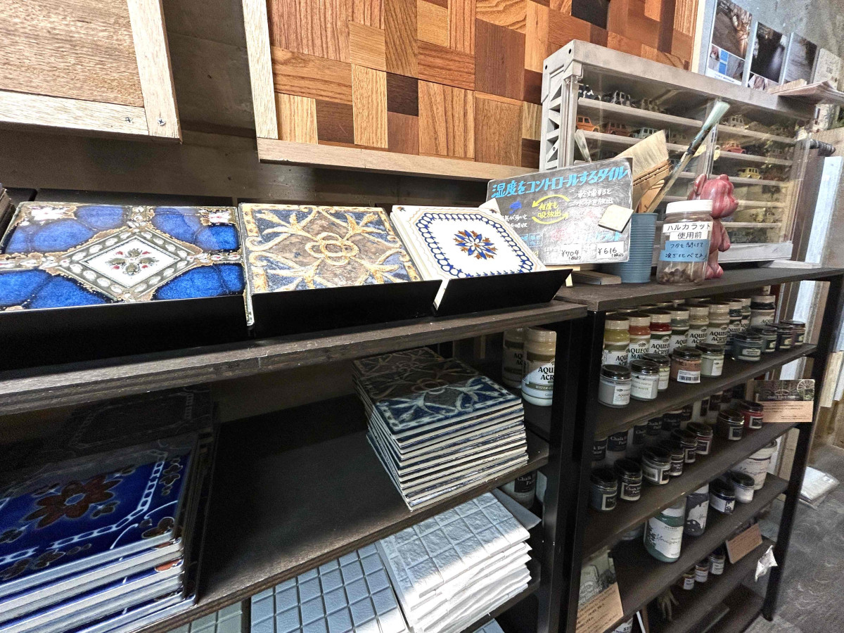 湿度をコントロールしてくれるタイルも